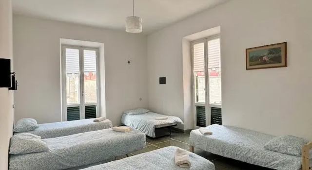 Номер Standard Affittacamere THE SHUTTLE - al porto - fortezza - vicino Prefettura
