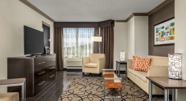 Люкс c 1 комнатой The Verve Boston Natick, Tapestry Collection by Hilton