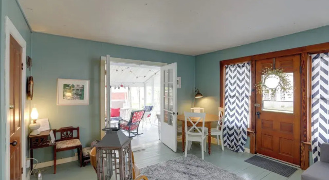 Spacious Lakeside Cottage - 2 Miles to Marblehead!, Book Vacation Home Lakeside Ohio