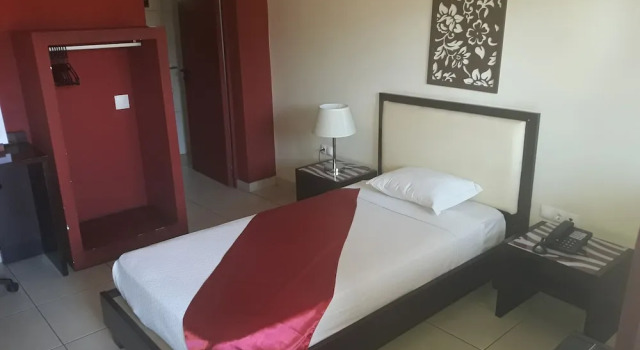 Hotel Moatize, Book Hotel Hoteller i Tete med parkering, Parkering