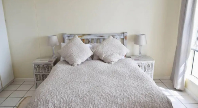 Bright Studio Apartment in Devils Peak, Забронировать Апартаменты/квартира Отели Кейптауна с бассейном, рядом с Замок Доброй Надежды, Бассейн