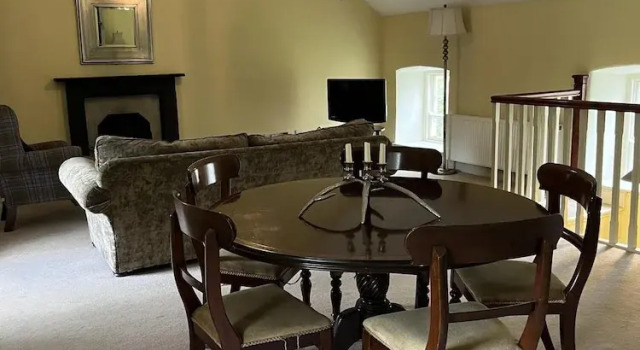 2 Bed Courtyard Apartment at Rockfield House Kells in Meath - Short Term Let, จอง อพาร์ทเมนท์ Kells Meath