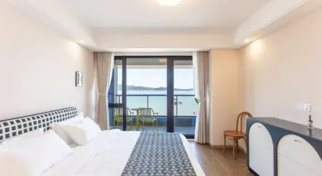 Люкс с 2 комнатами с балконом и с видом на море Zhujiajian Summer Solstice Sea Resort Hotel (Centipede Zhi Wharf)