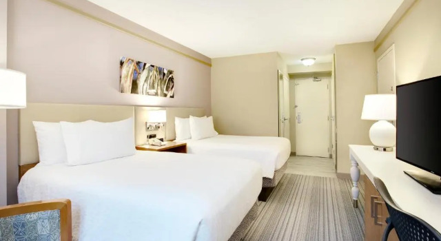 Четырёхместный номер Premium Hilton Garden Inn Saratoga Springs