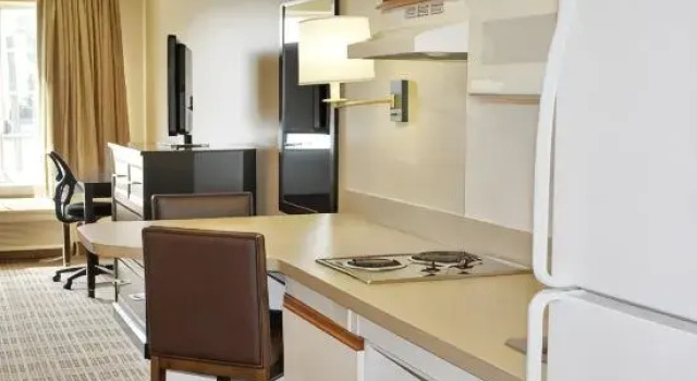 Четырёхместный номер Standard Studio 6 Extended Stay Milwaukee Brookfield WI