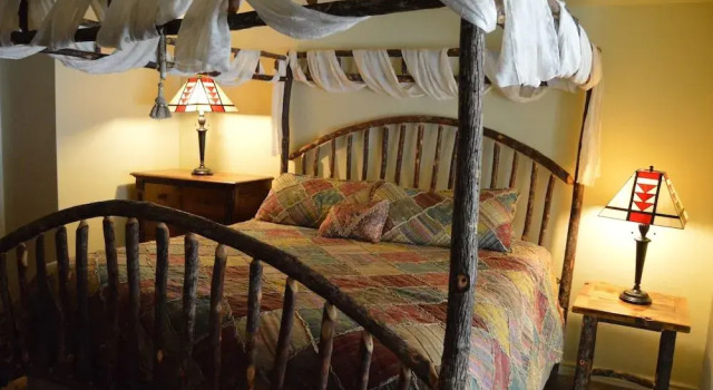 Red Bud Lodge