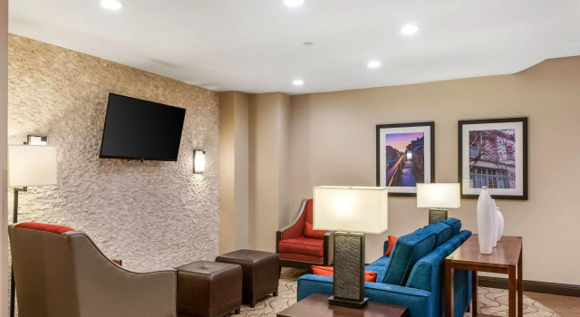 Comfort Inn & Suites At Copeland Tower