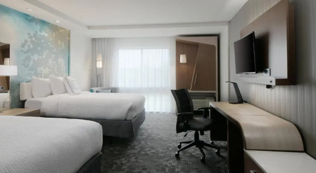 Четырёхместный номер Standard Courtyard by Marriott Omaha Bellevue at Beardmore Event Center