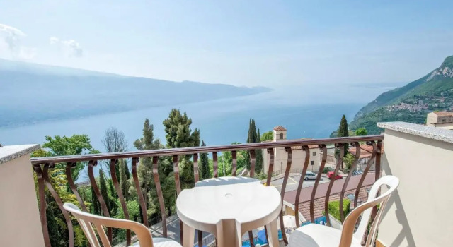 Двухместный номер с видом на озеро Hotel Bellavista