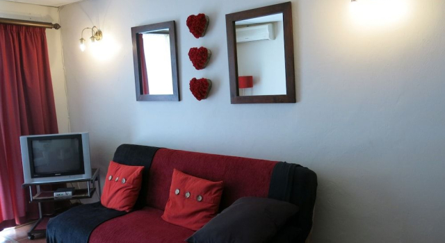 Self Catering 1 Bedroom Sofa Bedfull Bathroom Ideal for 4 Guets - Welcome, Забронировать Апартаменты/квартира Отели Фри-Стейт с парковкой, Парковка