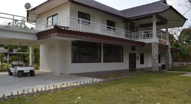 Коттедж с 6 комнатами с балконом Phudara Resort