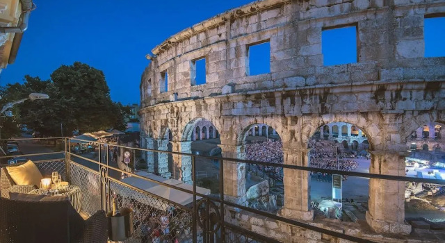 Arena & Seaview Luxurious Residence, Забронировать Отель Отели Пула 4 звезды, рядом с Pula Twin Gates, 4*