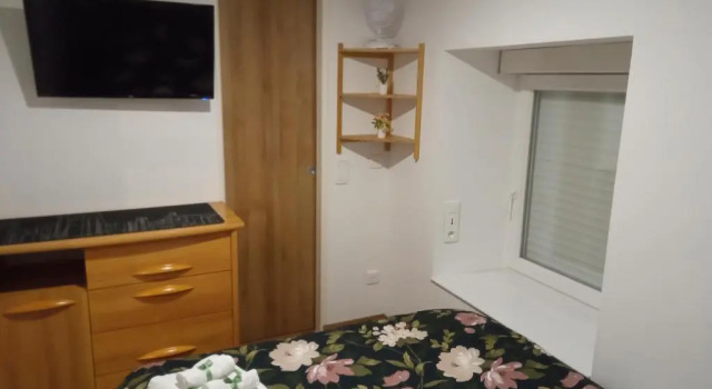 Коттедж Charmante petite maison en pierre, avec accès autonome