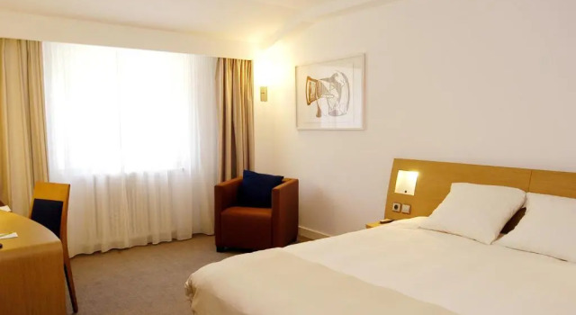Двухместный номер Standard Novotel Andorra