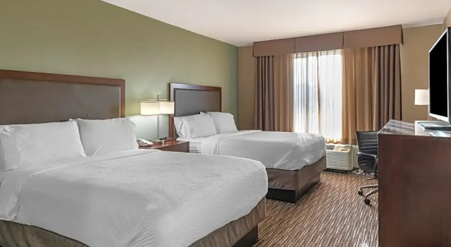 Четырёхместный люкс Holiday Inn Express & Suites Indio - Coachella Valley by IHG