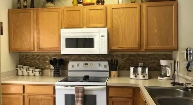 Номер Standard 3br, 2.5ba Townhome W/ Lake View, Sunny Rear Yard 3 Bedroom Townhouse by RedAwning