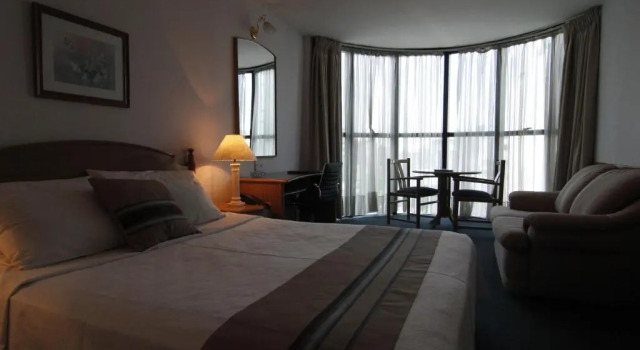 Двухместный полулюкс Crystal Palace Hotel