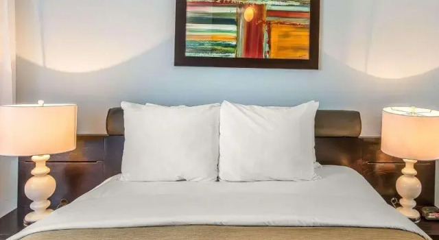 Двухместный номер Standard с балконом Comfort Inn & Suites