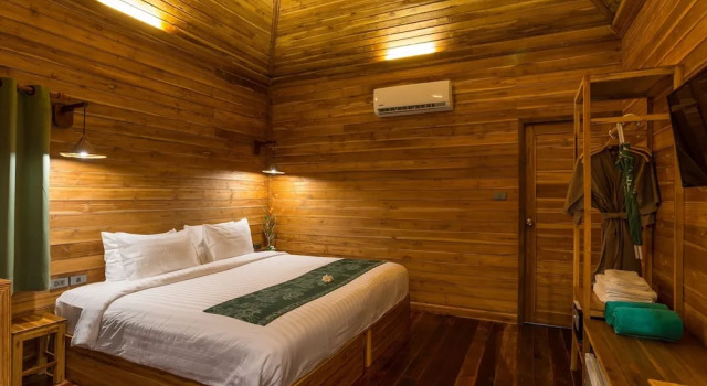 Семейный номер Standard с балконом и с красивым видом из окна Koh Jum Ocean Beach Resort