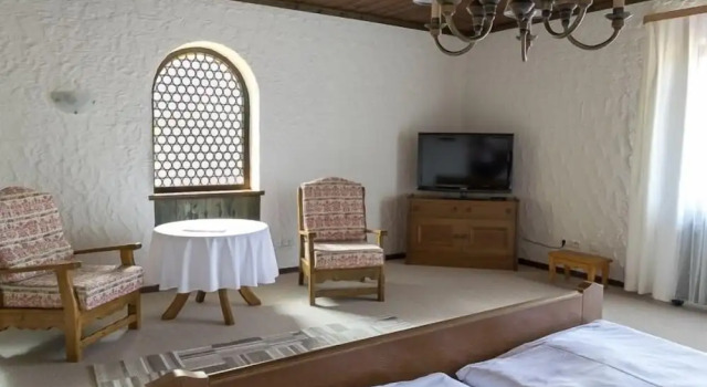 Landhotel zum Holzschnitzer, Varaa Hotelli Hotellit Baijeri pysäköinnillä, Pysäköinti