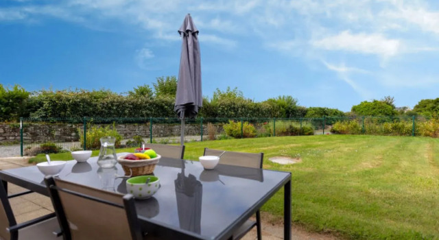 House Emeraude Saint Coulomb, Rezerwuj Hotel  