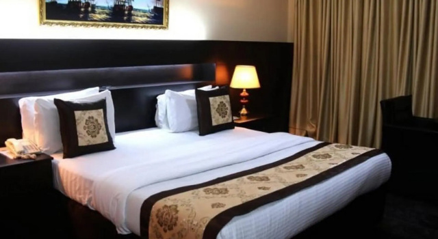 Camera Executive Landmark Hotel