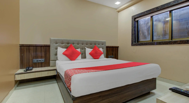 Hotel Golden Crown, Забронировать Отель Отели штата Махараштры 3 звезды, 3*