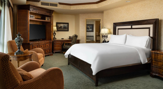 Двухместный люкс Presidential c 1 комнатой Renaissance Tulsa Hotel & Convention Center