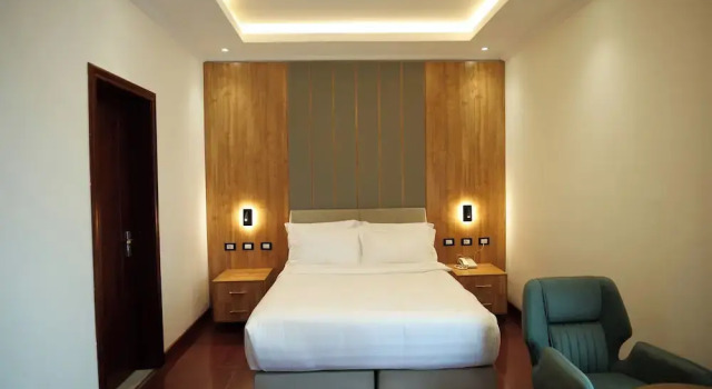 Номер Deluxe Crescent International Hotel