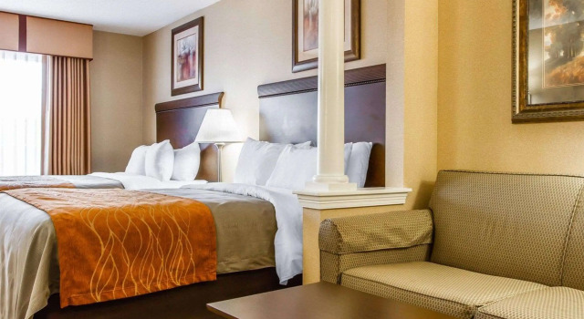 Четырёхместный люкс Comfort Inn & Suites Scarborough-Portland