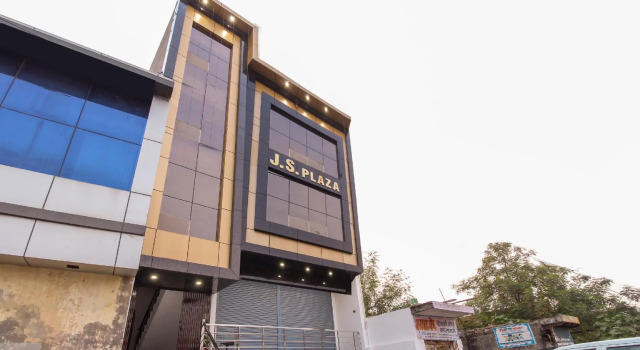 OYO 65072 Hotel JS Plaza