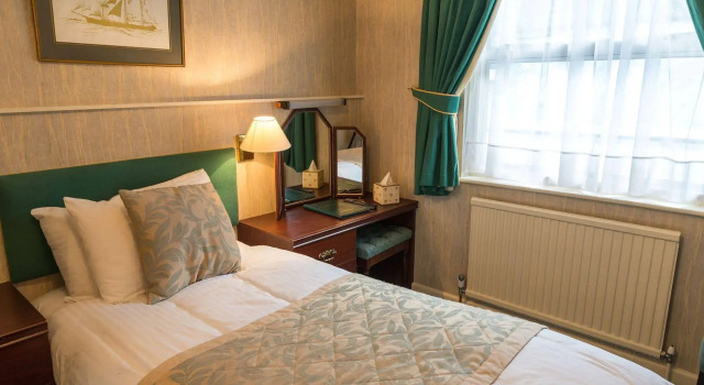 Quayside Hotel