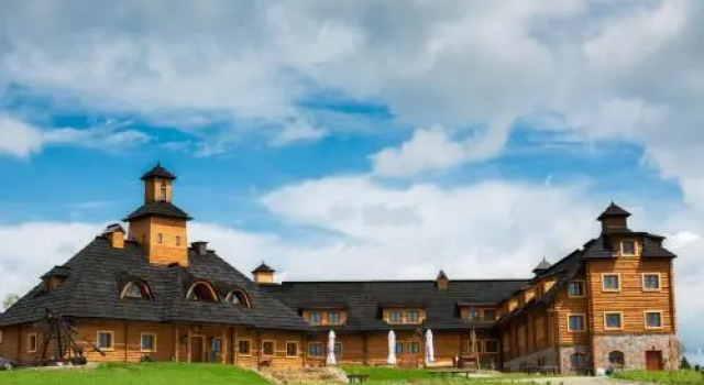 Hotel Stanica Kresowa Chreptiów, Rezerwuj Hotel Lutowiska 