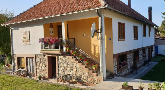 Apartments Tango, Book Apartment Hotels in Kolasin County with Parking, Parking