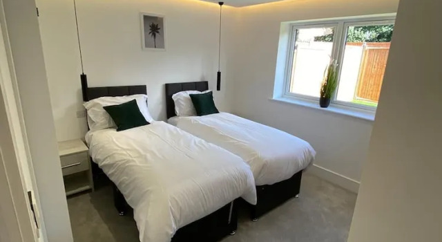 Modern 2 Bedroom 2 Bathroom flat