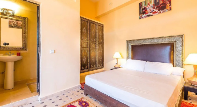 Amazing Riad-hotel In Lalla Takerkouste, Забронировать Дом для отпуска Отели Марракеш-Тенсифт-Эль-Хауз с парковкой, Парковка