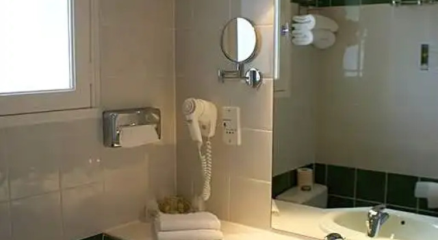 Семейный номер Standard Auberge La Tomette, The Originals Relais