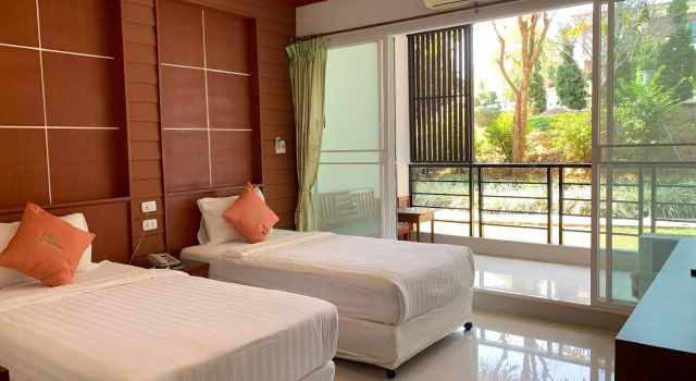 Breeze Hill Hotel