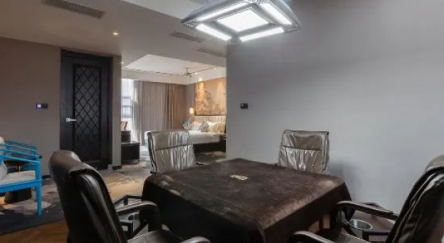 Люкс Business Zhedong Chuyue International Hotel