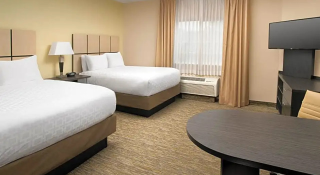 Четырёхместный люкс c 1 комнатой Candlewood Suites Charleston-Northwoods by IHG
