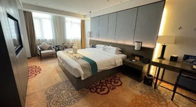 Executive Suite Dingyi Hotel