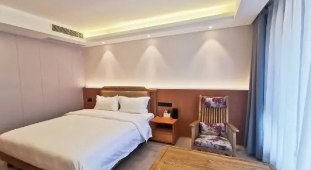 Семейный люкс с видом на внутренний двор Shanzhongjian Hostel