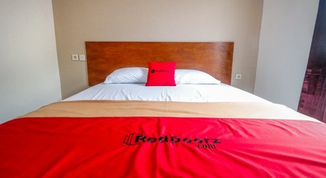 Urbanview Hotel AVA Banjarmasin by RedDoorz, Book Guesthouse Banjarmasin 