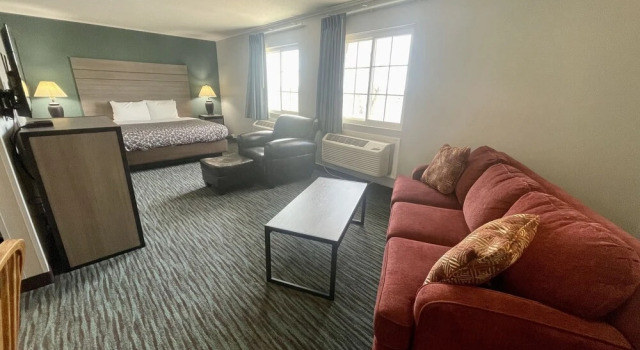 Двухместный люкс Countryside Inn & Suites Omaha East-Council Bluffs IA