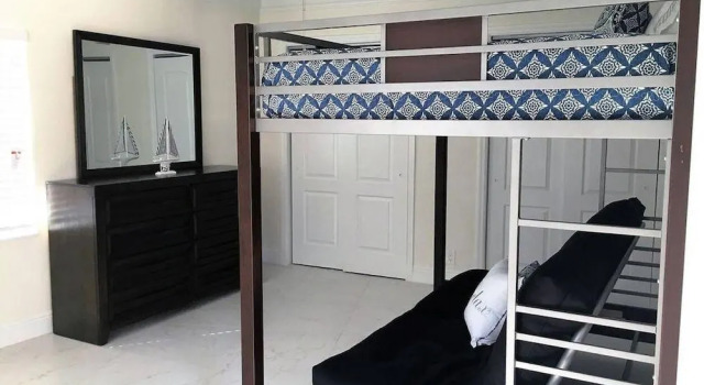 Beautiful Villa, Family Friendly, Access to Dock, Rezerwuj Hotel Hotele w Broward County z parkingiem, Parking