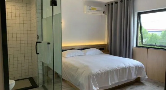 Люкс Business Changee Hotel (Shanghai Caolu Minlei Road Subway Station Shangchuan Road)