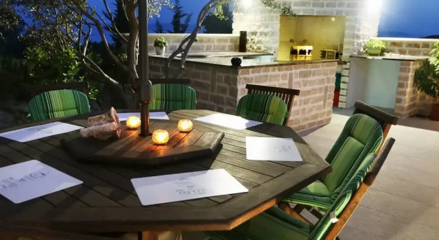 Вилла Okrug Gornji Luxurious Escape Villa with Pool