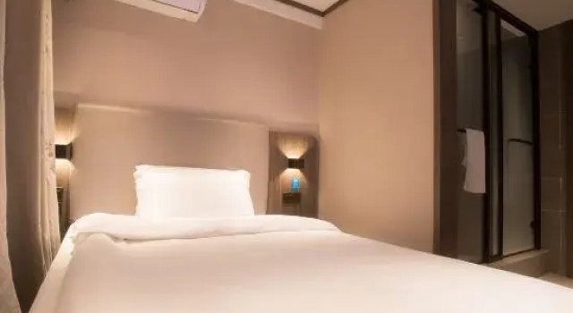 Двухместный номер Standard Hanting Hotel (Beijing Xidan Center)