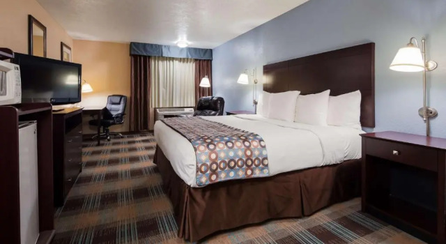 Номер Standard Baymont by Wyndham Danville IL