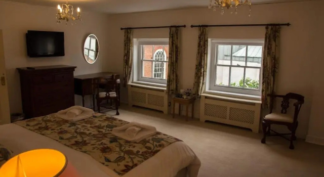 East Pallant Bed and Breakfast, Located in Large Georgian Townhouse in Central Chichester, Забронировать Отель Отели Исторического графства Суссекса с завтраком, Завтраки